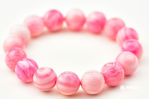 女王贝手链的功效与作用 女王贝手链的功效与作用是什么