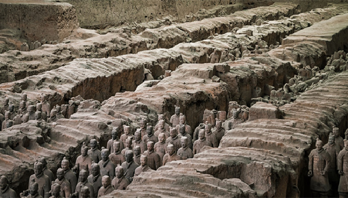 秦始皇帝陵的出土文物中被誉为“青铜之冠”的是 被誉为“青铜之冠”的是什么