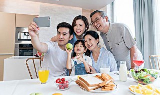 妈妈和孩子可以是朋友吗（妈妈和孩子可以是朋友吗英语）