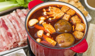 自热火锅上层加什么水（自热火锅上层加什么水好）