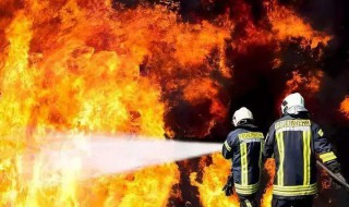 什么时候不能用水灭火（什么时候不能用水灭火了）