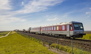 火车硬卧怎么看床位号 火车硬卧怎么看床位号写在哪