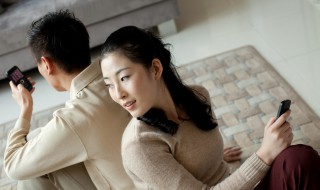 怎么看一个女朋友喜不喜欢你（怎么看女朋友到底喜不喜欢你）