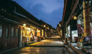 适合晚上发朋友圈的语录（适合晚上发朋友圈的语录图片）