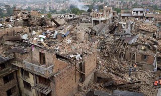 梦见楼房倒塌（梦见楼房倒塌压死人是什么意思）