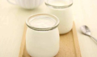 孕妇喝酸奶好还是纯牛奶好（孕妇喝酸奶好还是纯牛奶好一点）