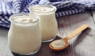 石榴能和酸奶一起吃吗 石榴能和酸奶一起吃吗宝宝