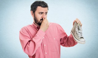 脚出汗酸臭味怎么办 脚汗酸臭味是怎么回事