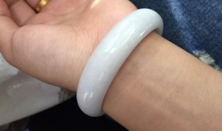 玉手镯取下来的方法（玉手镯怎样才能取下来）