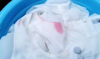 如何清洗被染色的衣服 如何清洗被染色的衣服不留痕迹