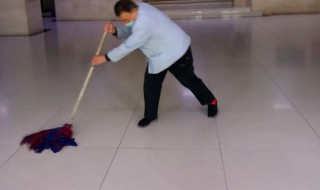 如何清洗地面（如何清洗地面青苔）