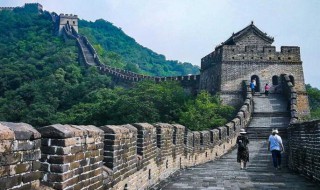 长城是由什么材料建成的（长城是由哪些材料建成的）