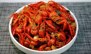 小龙虾冷冻需要过水吗（小龙虾焯过水后冷冻）