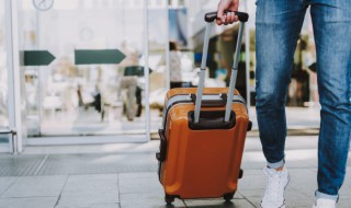 如何清洗行李箱（如何清洗行李箱内部布料）