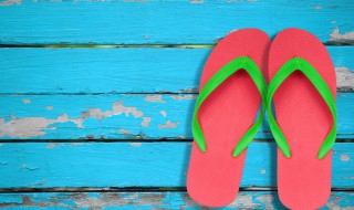 拖鞋一碰水很臭怎么回事 拖鞋一沾水就臭怎么回事儿