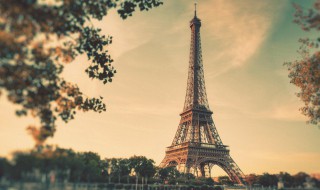 埃菲尔铁塔的介绍 关于埃菲尔铁塔的介绍