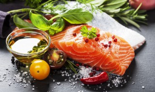 三文鱼刺身可以放冰箱多久（三文鱼刺身可以放冰箱隔夜吗）