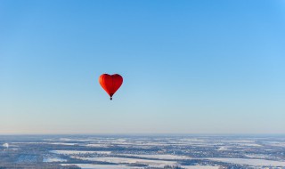 街上的是氢气球还是氦气球（街上的气球是氢气还是氦气）