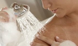 打雷能用热水器洗澡吗 打雷能不能用电热水器洗澡