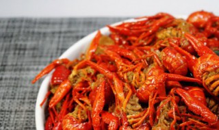 吃了啤酒煮的小龙虾可以喂奶吗（吃了啤酒煮的小龙虾可以哺乳吗）