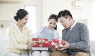 给老人家买什么礼物（给老人家买什么礼物比较好）