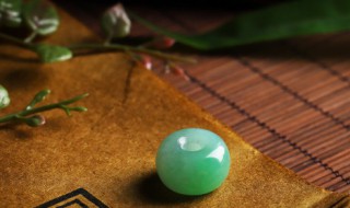 怎样分辨真假玉（怎样分辨真假玉吊坠）