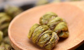 铁皮石斛什么时候吃最好 西洋参铁皮石斛什么时候吃最好