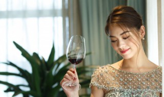 睡前喝红酒能减肥吗 睡前喝红酒能减肥吗女生