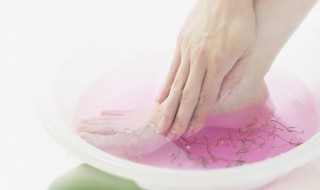 泡脚水位要多高合适 泡脚水位要多高合适温度