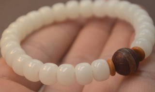 白玉菩提适合什么人戴（白玉菩提适合什么人戴）