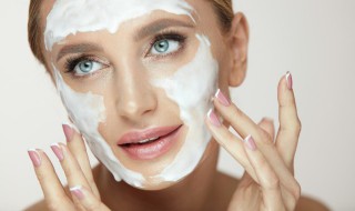 用了卸妆油还要用洗面奶吗 用了卸妆油还要用洗面奶吗?