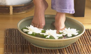泡脚多久（泡脚多久一次的最佳时间）