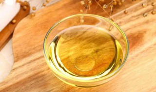 山茶油可以直接涂脸吗（山茶油可以直接涂脸吗会堵塞毛孔吗）