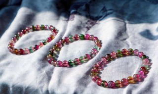 女性戴碧玺的忌讳（女性戴碧玺的忌讳是）