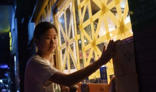 台风来了窗户为什么贴米字（台风来为什么要在窗户贴米字）