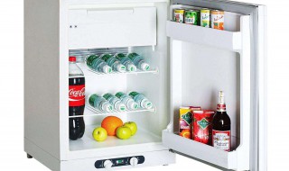 冰箱下面漏水怎么回事 冰箱下面漏水怎么回事图解