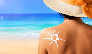 擦了防晒霜不用卸妆是真的吗（防晒霜也得卸妆吗）