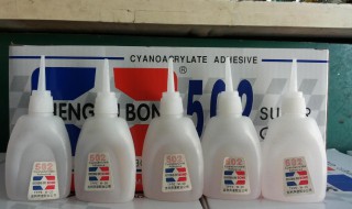 502胶水怎么去除手上 502胶水怎么去除手上用酒精