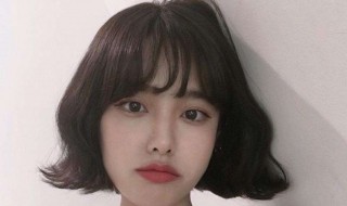 适合短发有刘海的女生发型推荐（短发女生适合什么刘海）