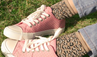 胶鞋的清洁方法（胶鞋的清洁方法有哪些）