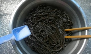 蕨根粉的浸泡方法 蕨根粉的浸泡方法视频