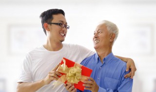发朋友圈的感恩佳句（发朋友圈感恩的句子）