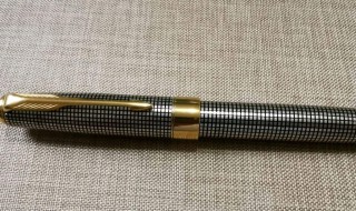 正确的洗钢笔方法（正确的洗钢笔方法视频）