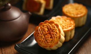 月饼发朋友圈句子（月饼发朋友圈句子怎么写）