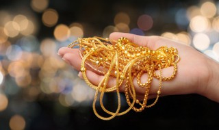 如何清洗黄金项链（如何清洗黄金项链变亮）