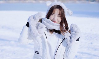 白色羽绒服怎么存放（白色羽绒服怎么存放才能避免发黄）