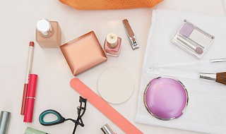 化妆品在夏天怎么存放（夏天如何保存化妆品）