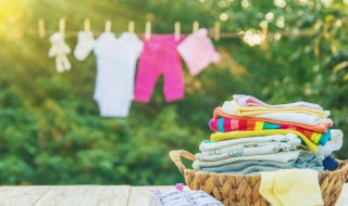 衣服发黄怎么清洗（蚕丝衣服发黄怎么清洗）