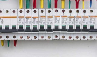 家用电多少瓦会跳闸（家庭用电几千瓦跳闸啊）