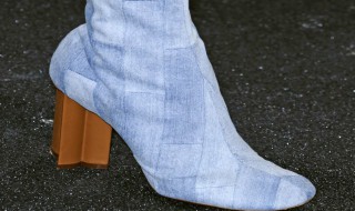 鞋跟声音大处理妙招（鞋跟很响怎么处理）